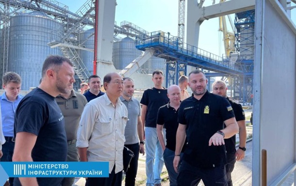 Генсек морской организации посетил Одесский порт