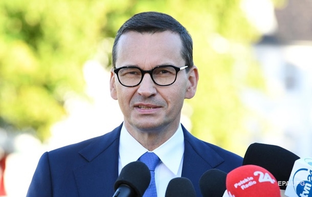 Премьер Польши призвал не давать визы россиянам