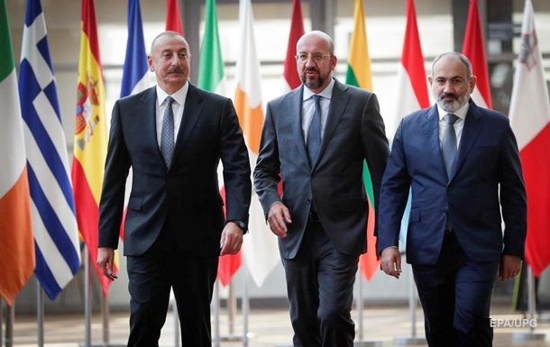 Лидеры Армении и Азербайджана провели закрытую встречу в Брюсселе