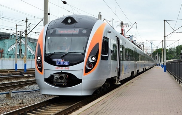 Укрзалізниця запропонувала пасажирам брати участь у розкладі поїздів