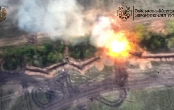 ВСУ уничтожили вражеский Су-25, гаубицы и несколько танков