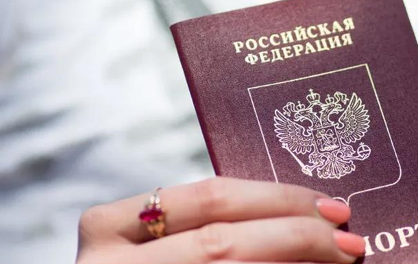 Візові обмеження для росіян: для «руссо турісто» прикриють двері, але залишать л