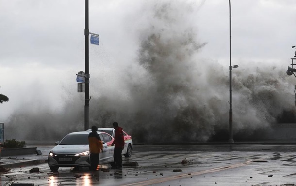 В Южной Корее бушует самый мощный за последние годы тайфун