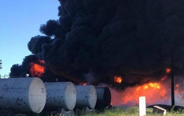 Потушен пожар на нефтебазе в Кривом Роге