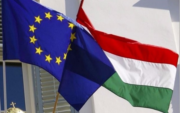 Венгрия согласилась полгода не блокировать санкции против РФ - СМИ