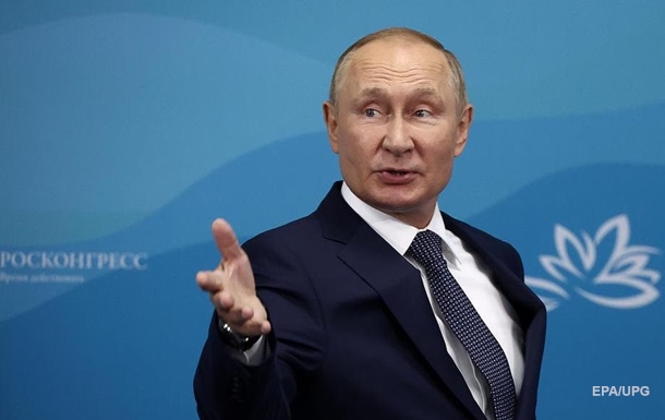В Санкт-Петербурге депутаты призвали Госдуму обвинить Путина в госизмене