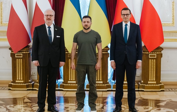Зеленский провел встречу с премьером Польши и президентом Латвии