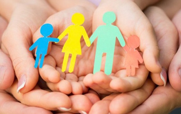 В Украине подать заявку на усыновление ребенка теперь можно онлайн