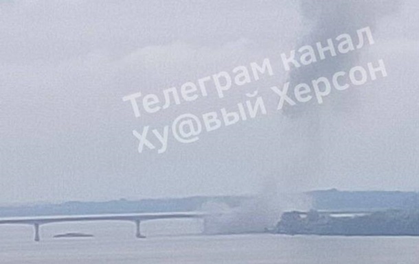 У районі Антонівського мосту пролунали нові вибухи