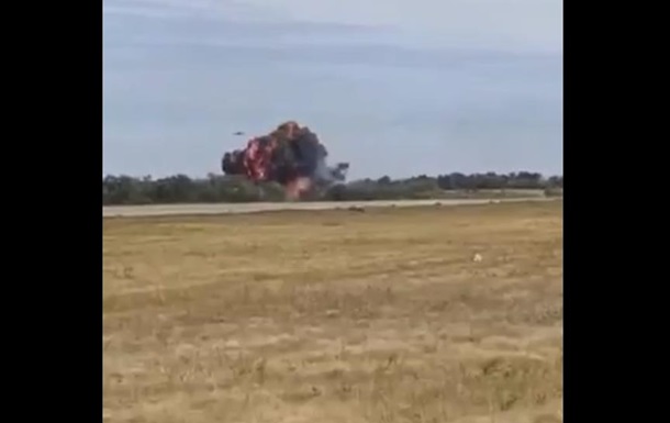 Российский Су-25 потерпел крушение при взлете