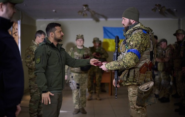 Зеленський вручив нагороди визволителям Харківщини