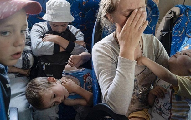 Німці стали менш активно допомагати біженцям з України
