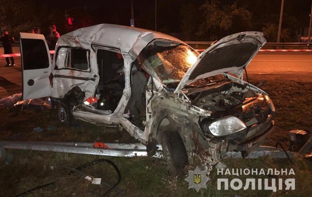На Львовщине в ДТП с военным авто погибли четыре человека
