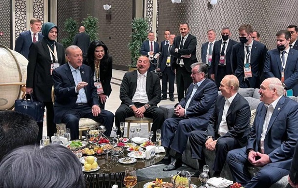 Си Цзиньпин не пришел на ужин с Путиным и Эрдоганом - СМИ