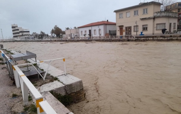 В Італії через паводок загинули вісім людей