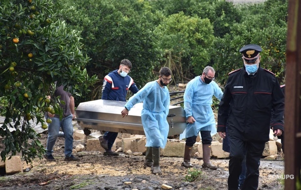 Число жертв  водяной бомбы  в Италии достигло 11