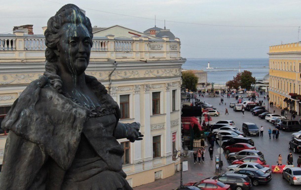 Мэр Одессы рассказал, куда необходимо деть памятник Екатерине