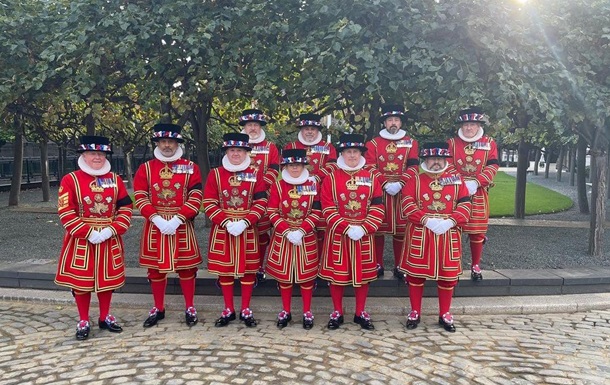 The royal guard showed the backstage of the funeral of Elizabeth II