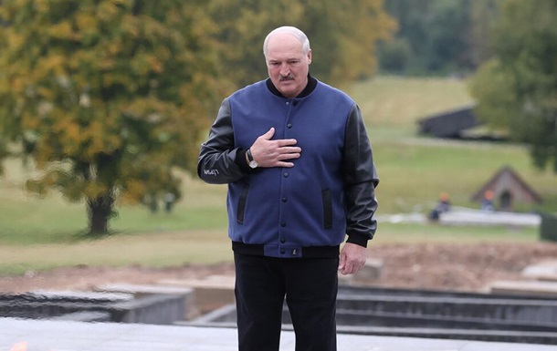 Лукашенко заявил, что он `всегда на стреме` и ему `осточертела` власть