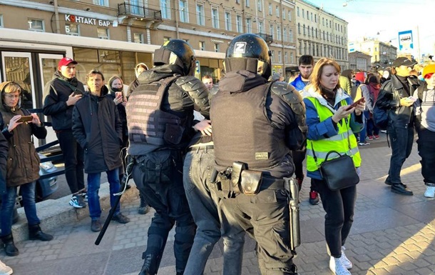 В десятках городов РФ протесты против мобилизации