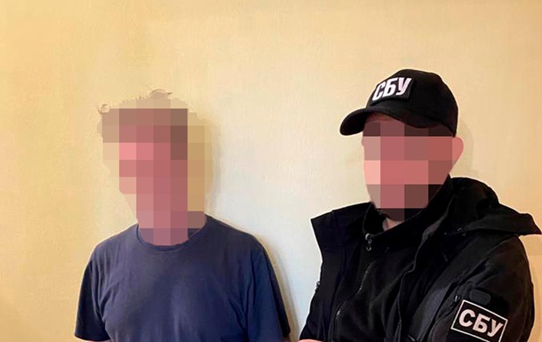 В Ужгороді СБУ вручила підозру чоловікові за виправдання агресії РФ