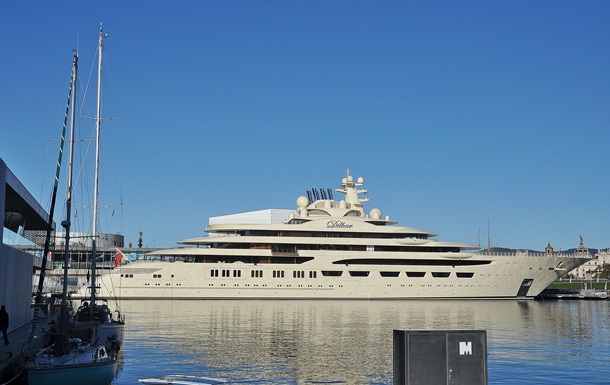 In Germany, they search for the superyacht of Russian oligarch Usmanov
