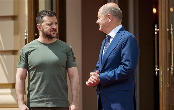 Зеленский и Шольц обсудили `референдумы` и поставки оружия