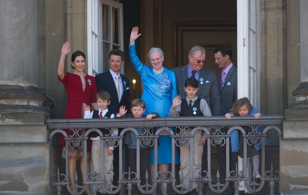 Королева Дании лишила внуков титулов принцев и принцесс