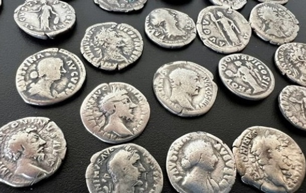 З України намагалися вивезти 210 старовинних срібних монет