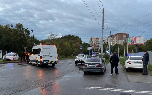 В Черновцах при задержании застрелили полицейскую