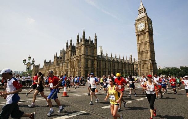 Участник Лондонского марафона умер, не добежав 5 км до финиша