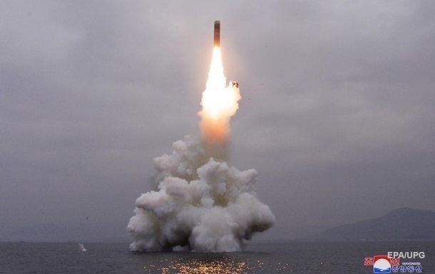 КНДР запустила дві ракети у бік Японії - ЗМІ
