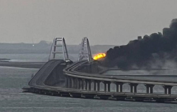 В РФ озвучили причину пожара на Крымском мосту