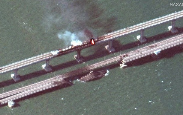 З явилися знімки Кримського мосту до та після вибуху