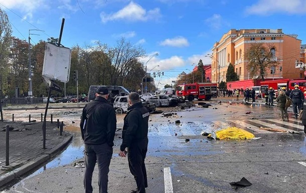 Появилось видео последствий удара по Киеву