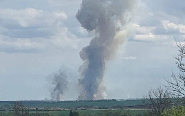 В Белгороде после  хлопков  у аэропорта начался пожар - соцсети
