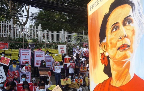 У М янмі екс де-факто прем єрці збільшили термін ув язнення