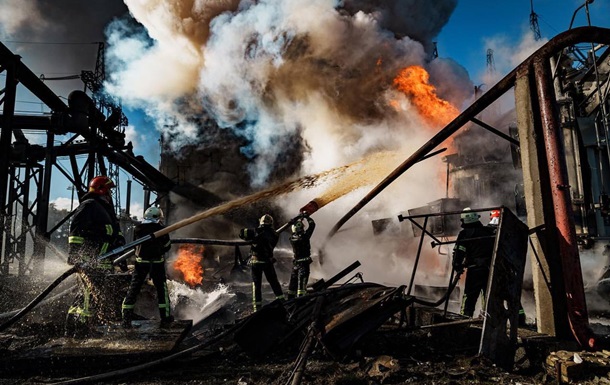 Після  прильотів  у Миколаєві виникла пожежа