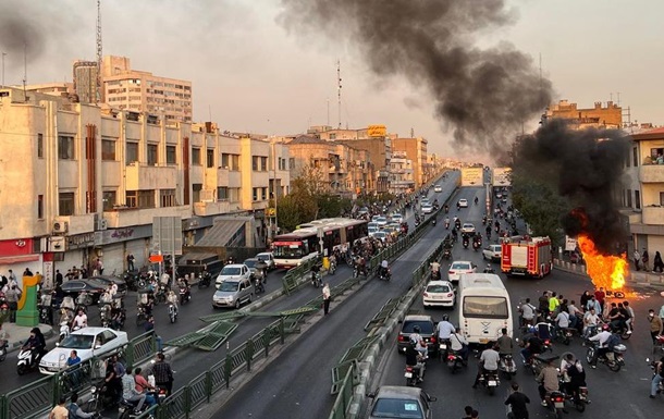 Протести в Ірані: суспільство вимагає змін