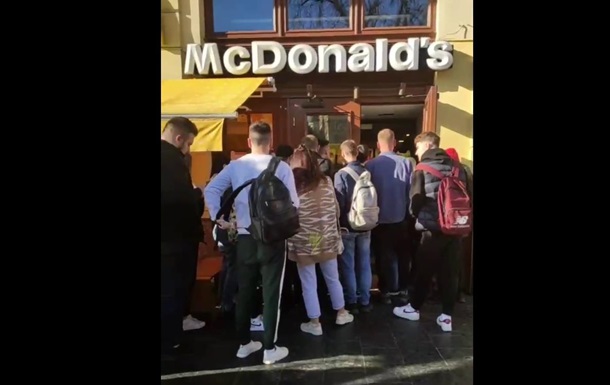 McDonald s возобновил работу четырех ресторанов во Львове
