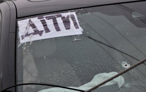 Военные РФ обстреляли гражданский автомобиль на Херсонщине