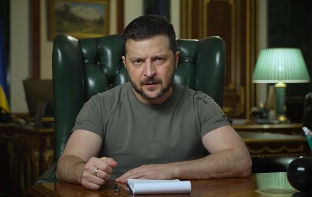 Зеленский заявил о жестоких боях на Донбассе