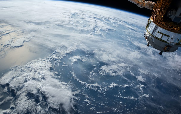 NASA показало Землю з відстані 620 тис. км