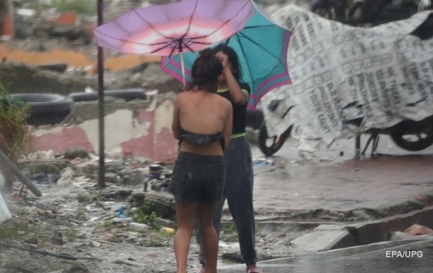 На Філіппінах через шторм загинуло близько 100 людей