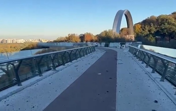 Кличко анонсировал завершение ремонта  Стеклянного моста  в Киеве