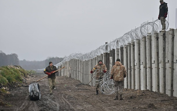 На границе Украины с Беларусью возводят стену - ОП