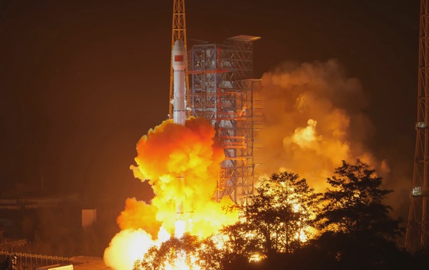 Китайська ракета-носій вивела на орбіту метеосупутник
