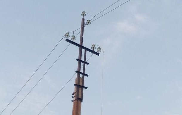 ДТЭК обследовала 100 км поврежденных электросетей на Херсонщине