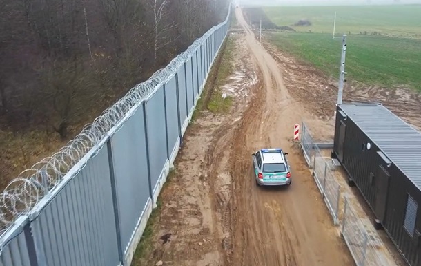 Польща встановлює на кордоні з Білоруссю електронний бар єр