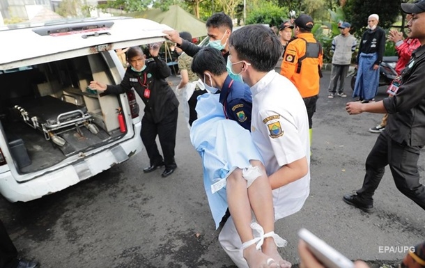 В Индонезии сильное землетрясение, десятки жертв